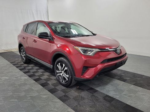 Used 2018 Toyota RAV4 LE image 13