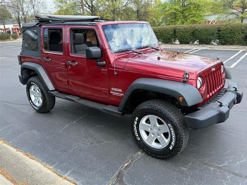 Used 2012 Jeep Wrangler Unlimited Sport AWD/4WD image 3