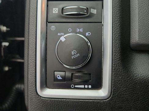 Used 2019 RAM 1500 Classic Warlock image 19