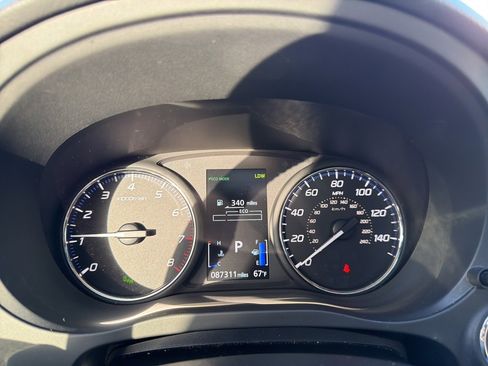 Used 2018 Mitsubishi Outlander SEL image 17