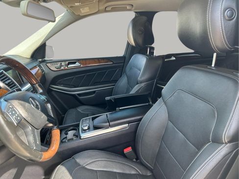 Used 2014 Mercedes-Benz GL 550 4MATIC image 16