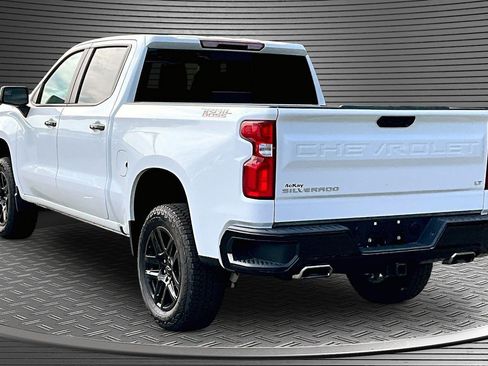 Used 2026 Chevrolet Silverado 1500 LT Trail Boss w/ Convenience Package II AWD/4WD image 4