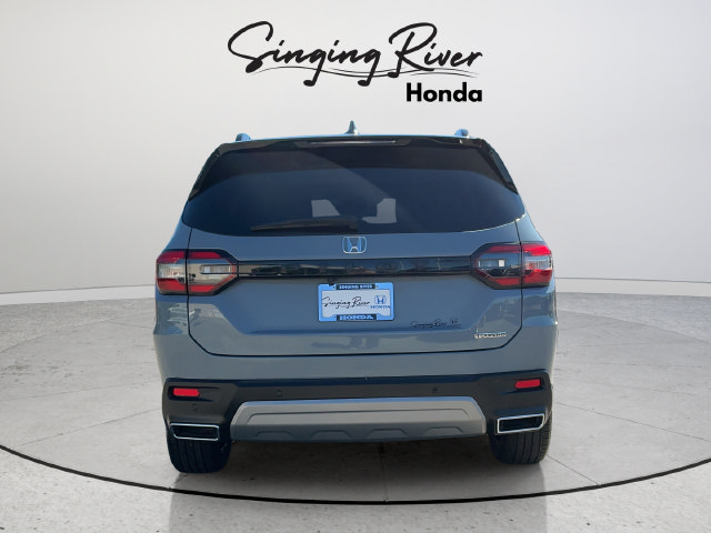 Used 2025 Honda Pilot Touring image 6