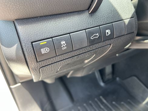 Used 2018 Toyota Camry XSE FWD image 36