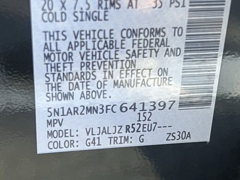 Used 2015 Nissan Pathfinder Platinum image 28