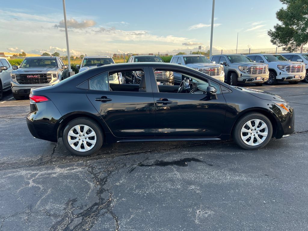 Used 2024 Toyota Corolla LE FWD image 5