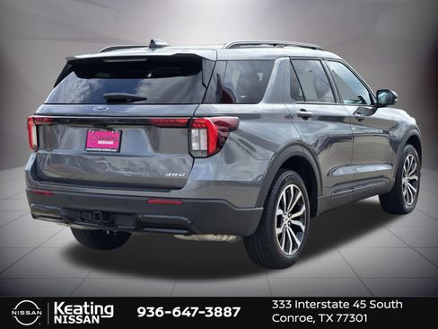 Used 2025 Ford Explorer ST-Line image 3