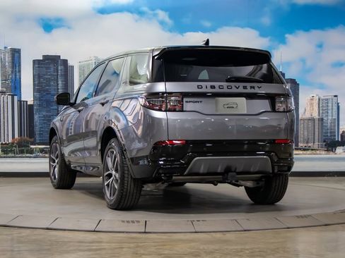 Certified 2025 Land Rover Discovery Sport Dynamic SE image 9