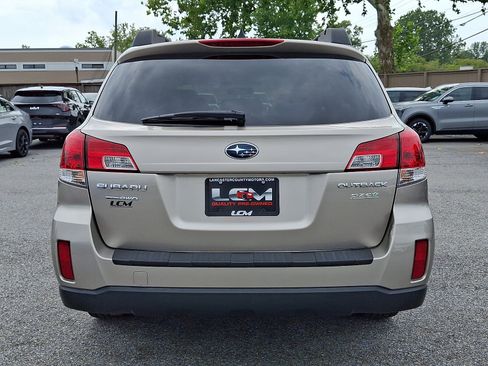 Used 2014 Subaru Outback 2.5i Premium AWD/4WD image 6