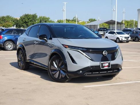 Used 2023 Nissan Ariya AWD/4WD image 2