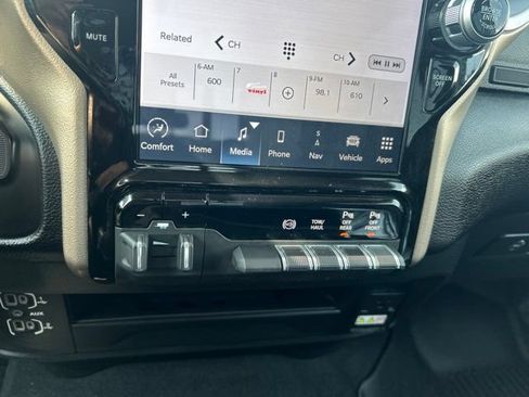 Used 2024 RAM 2500 Laramie w/ Safety Group AWD/4WD image 30