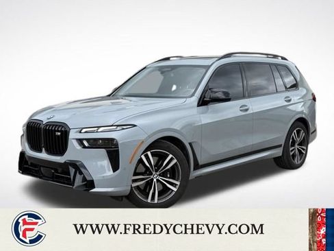 Used 2025 BMW X7 M60i AWD/4WD image 31