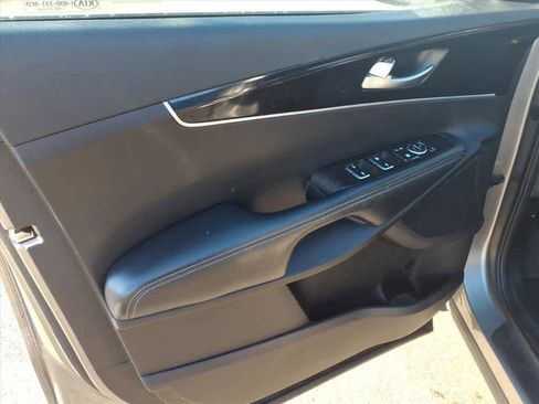 Used 2018 Kia Sorento LX image 10