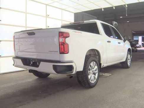 Used 2021 Chevrolet Silverado 1500 Custom image 4
