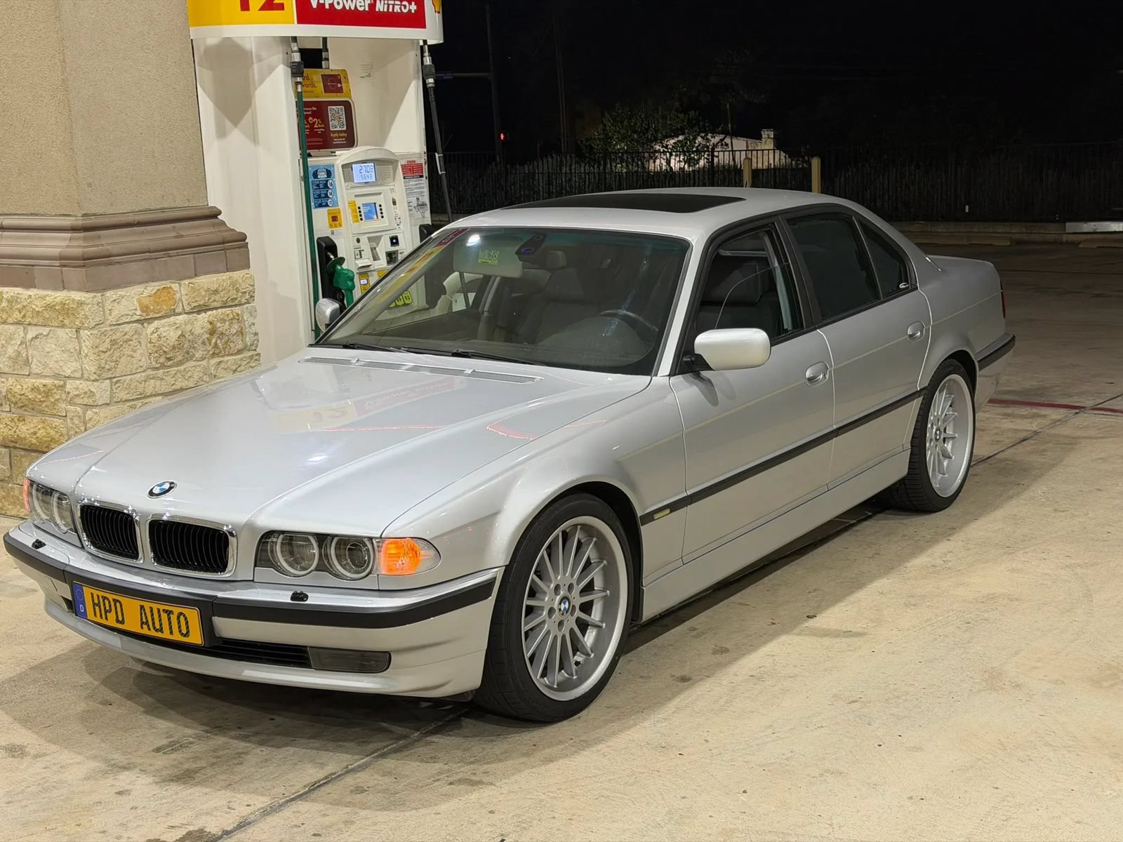 Used 2001 BMW 740i RWD image 24