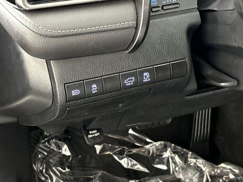 Used 2024 Toyota Camry SE image 13
