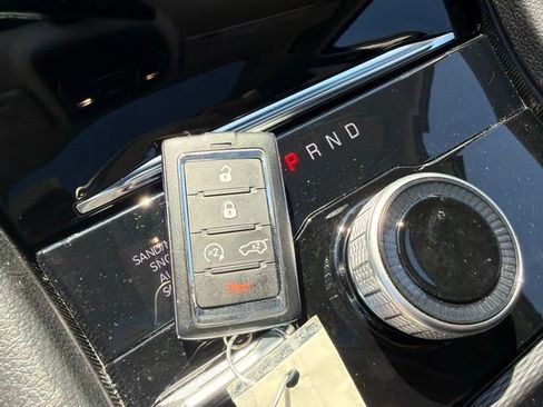 Used 2023 Jeep Grand Cherokee Limited w/ Luxury Tech Group II AWD/4WD image 32