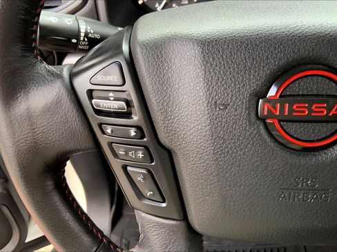 Used 2024 Nissan Titan PRO-4X w/ Pro-4x Convenience Package image 19