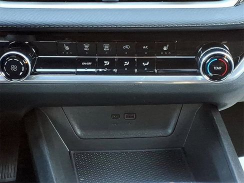 Used 2025 Chevrolet Equinox LT image 10