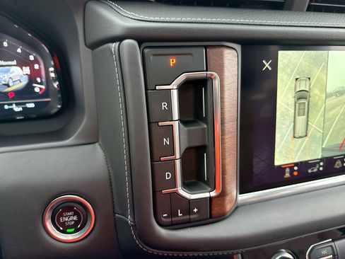 Used 2024 GMC Yukon XL Denali Ultimate image 23