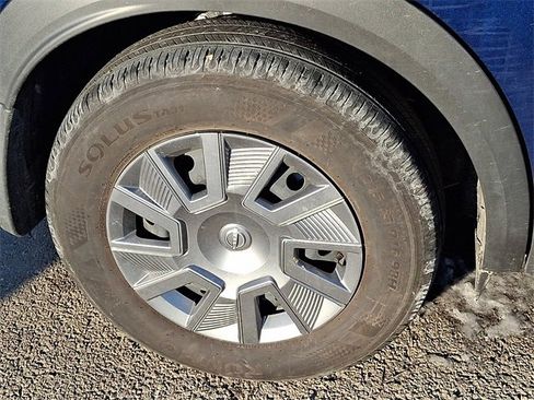 Used 2025 Nissan Kicks S image 6