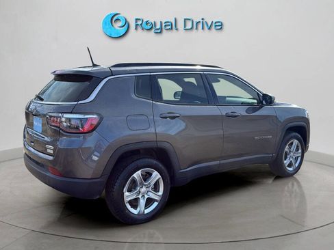 Used 2024 Jeep Compass Latitude w/ Altitude Special Edition image 6