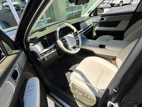 Used 2025 Hyundai Santa Fe Calligraphy AWD/4WD image 7