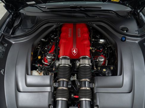Used 2011 Ferrari California image 12