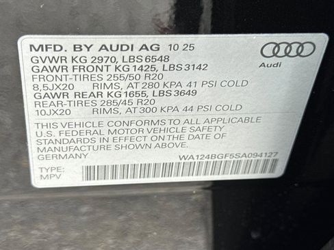 New 2025 Audi Q6 e-tron Premium Plus image 28