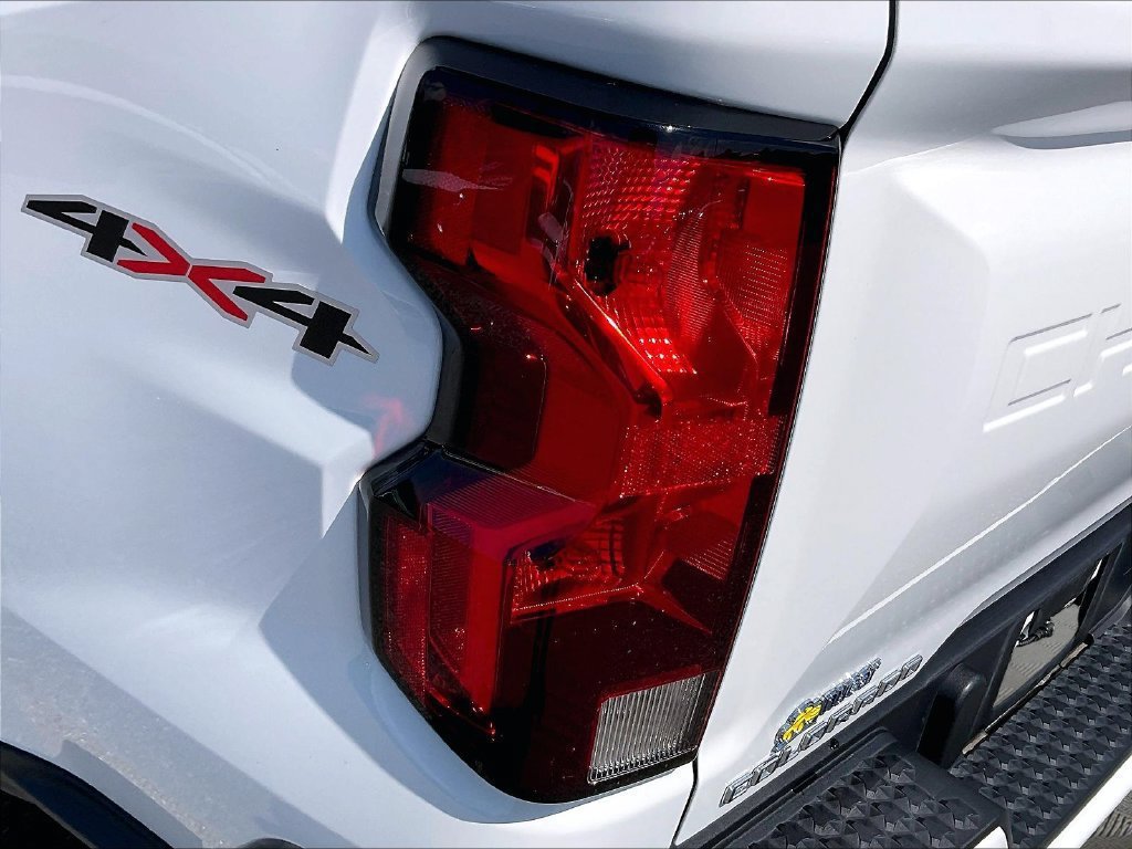 Used 2024 Chevrolet Colorado LT w/ LT Convenience Package AWD/4WD image 30
