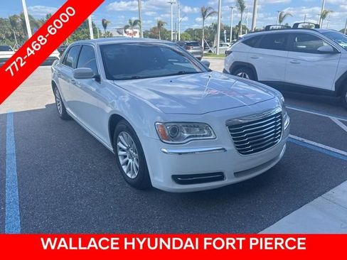 Used 2012 Chrysler 300 RWD image 2