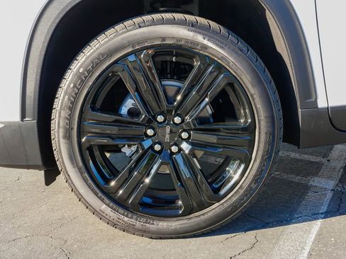 New 2026 GMC Acadia Elevation image 7