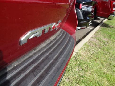 Used 2021 GMC Yukon AT4 w/ Technology Package AWD/4WD image 7