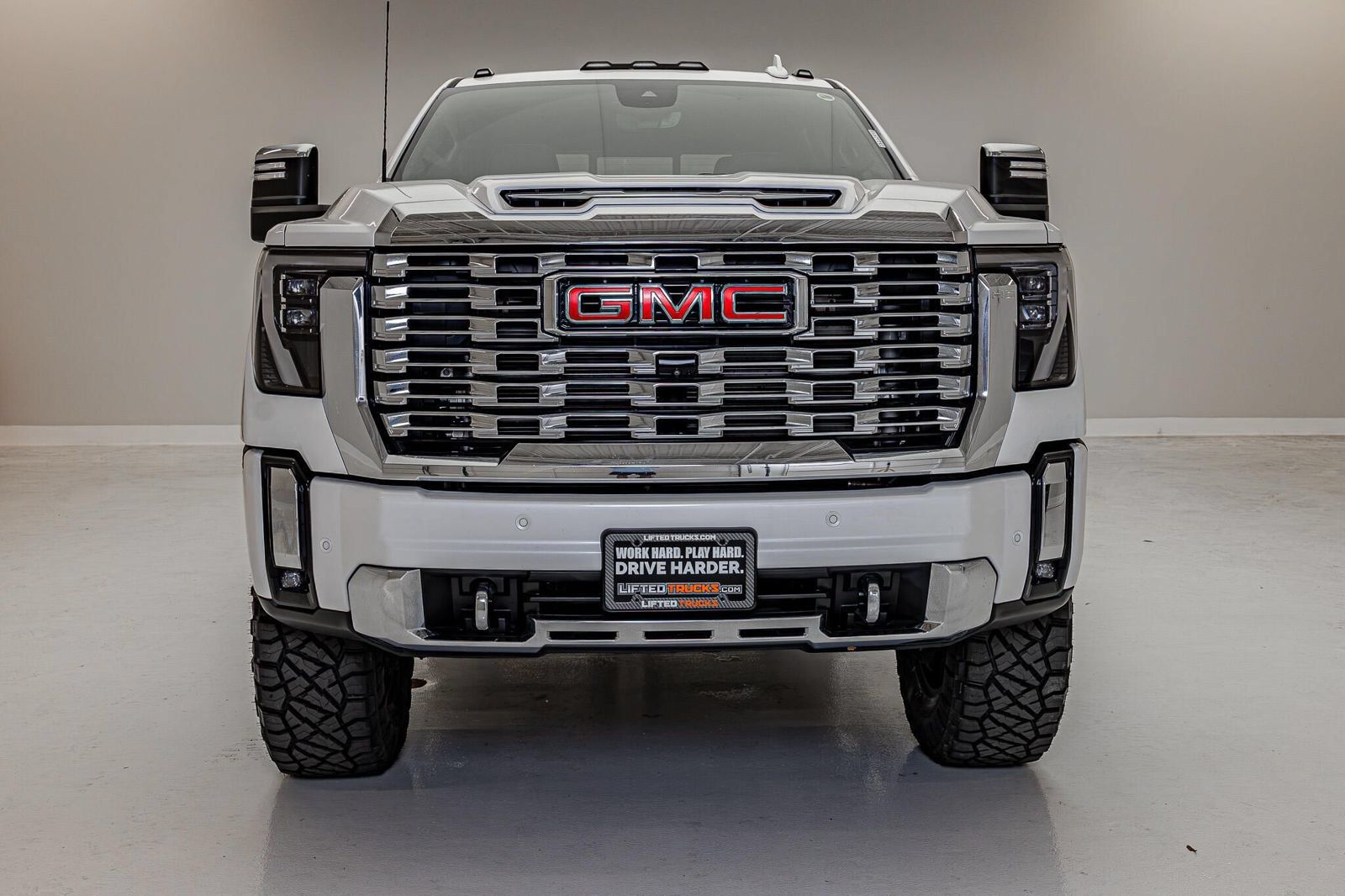 Used 2024 GMC Sierra 2500 Denali w/ Denali Reserve Package AWD/4WD image 4