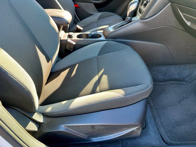 Used 2012 Ford Focus SE FWD image 22
