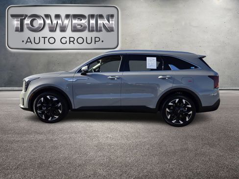 Certified 2025 Kia Sorento SX image 8