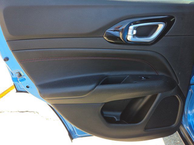 Used 2025 Jeep Compass Trailhawk AWD/4WD image 24