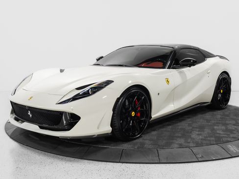 Used 2023 Ferrari 812 GTS RWD image 16
