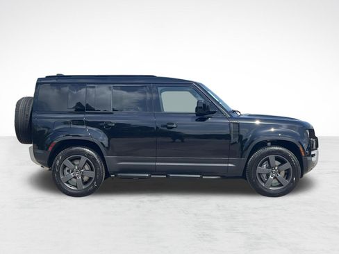 Used 2025 Land Rover Defender 110 S AWD/4WD image 7