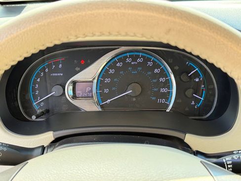 Used 2013 Toyota Sienna XLE w/ Premium Pkg image 24