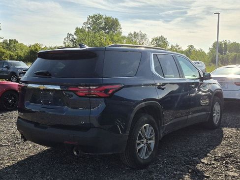 Used 2023 Chevrolet Traverse LT FWD image 3