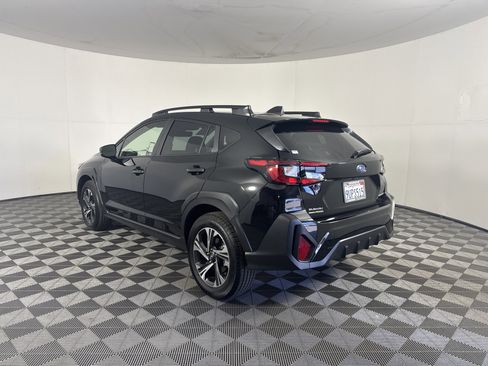 Used 2025 Subaru Crosstrek 2.0i Premium image 5