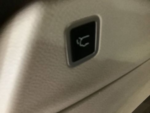 Used 2019 Chrysler Pacifica Touring-L image 15