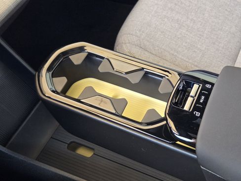 New 2025 Volvo EX30 Ultra w/ Protection Package Premier image 21