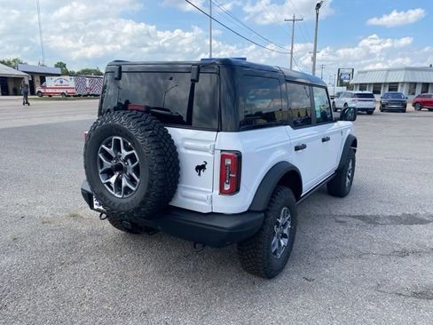 New 2025 Ford Bronco Badlands image 6