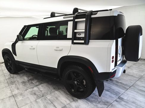 Used 2022 Land Rover Defender 110 SE AWD/4WD image 4