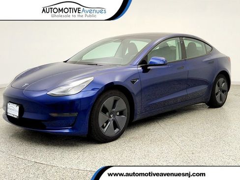 Used 2023 Tesla Model 3 Standard Range RWD image 1