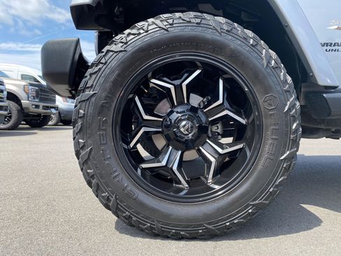 Used 2017 Jeep Wrangler Unlimited Sahara w/ Connectivity Group image 7