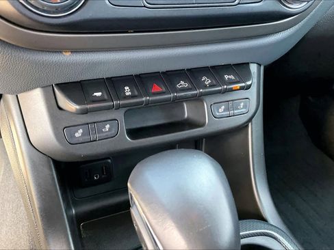 Used 2022 Chevrolet Colorado Z71 image 34