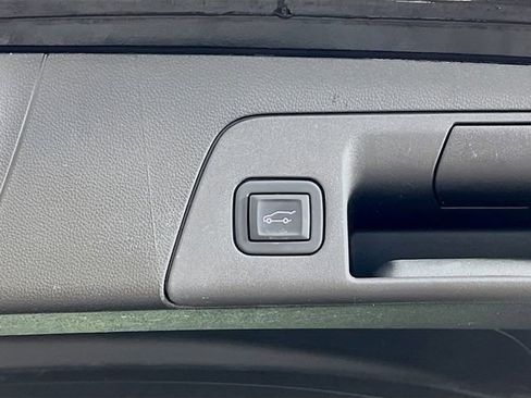 Used 2023 Buick Envision Preferred image 26